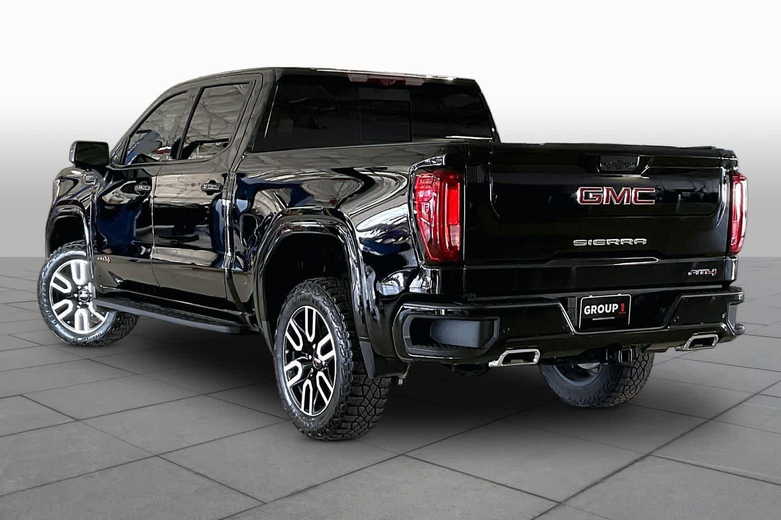 Used 2025 GMC Sierra 1500 AT4 w/ AT4 Premium Package AWD/4WD image 11