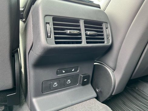 New 2026 Land Rover Range Rover Velar Dynamic SE AWD/4WD image 22