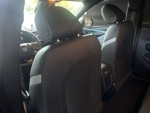 Used 2025 Buick Envista Sport Touring w/ Advanced Safety Package FWD image 23
