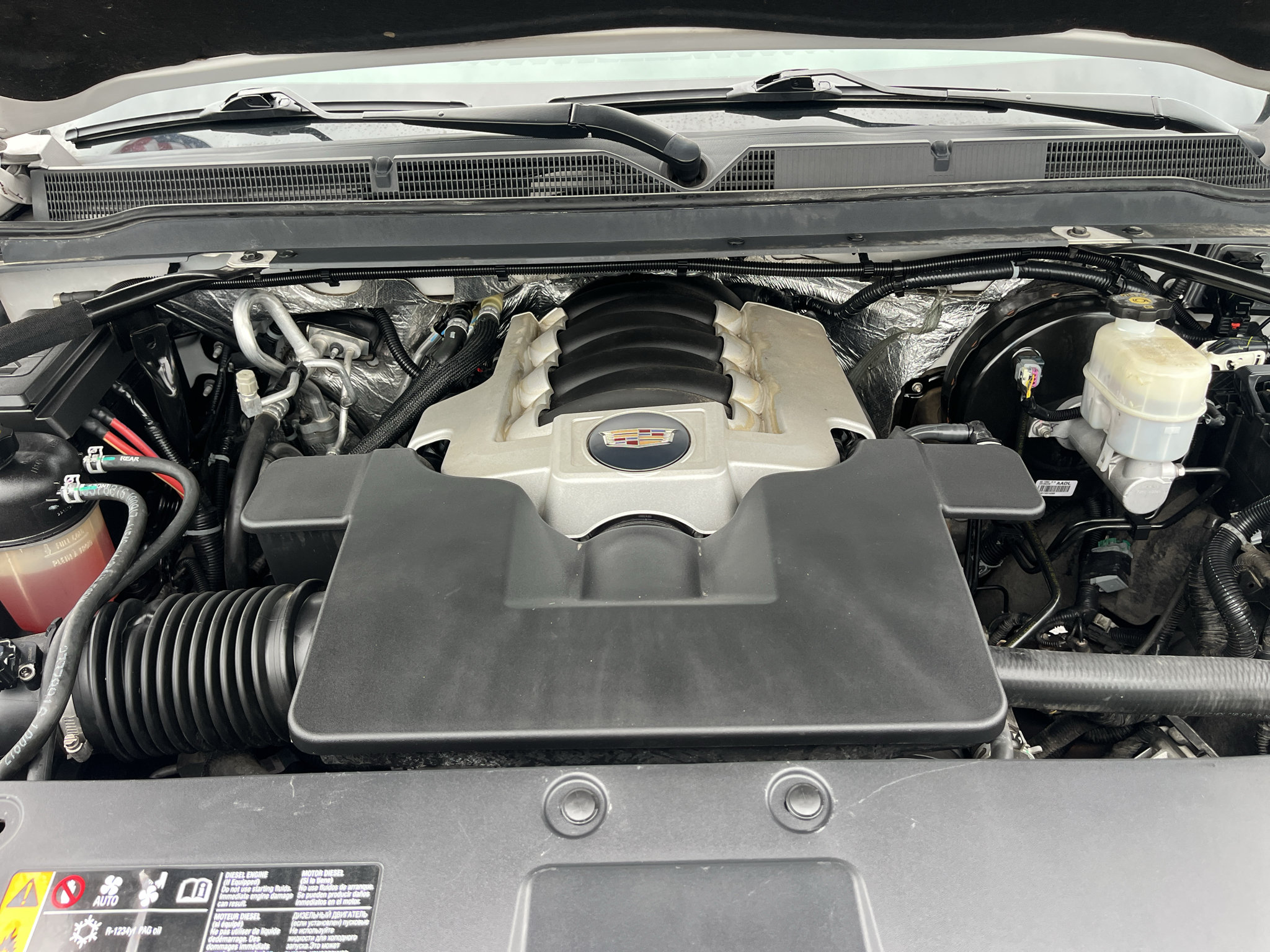 Used 2018 Cadillac Escalade Premium Luxury AWD/4WD image 32