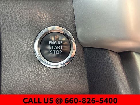 Used 2018 Toyota Highlander SE image 21