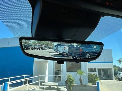 Used 2024 Chevrolet Suburban High Country w/ Advanced Technology Package image 20