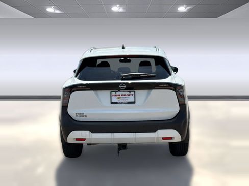 Used 2026 Nissan Kicks SV FWD image 10
