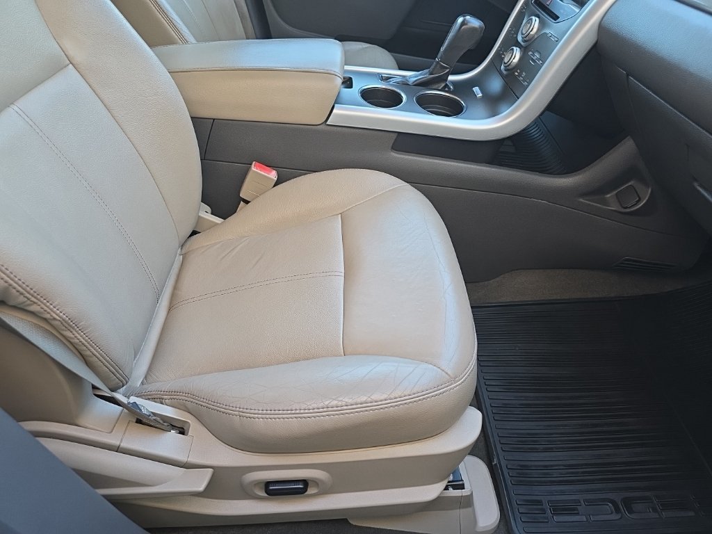 Used 2014 Ford Edge SEL w/ Equipment Group 205A AWD/4WD image 22