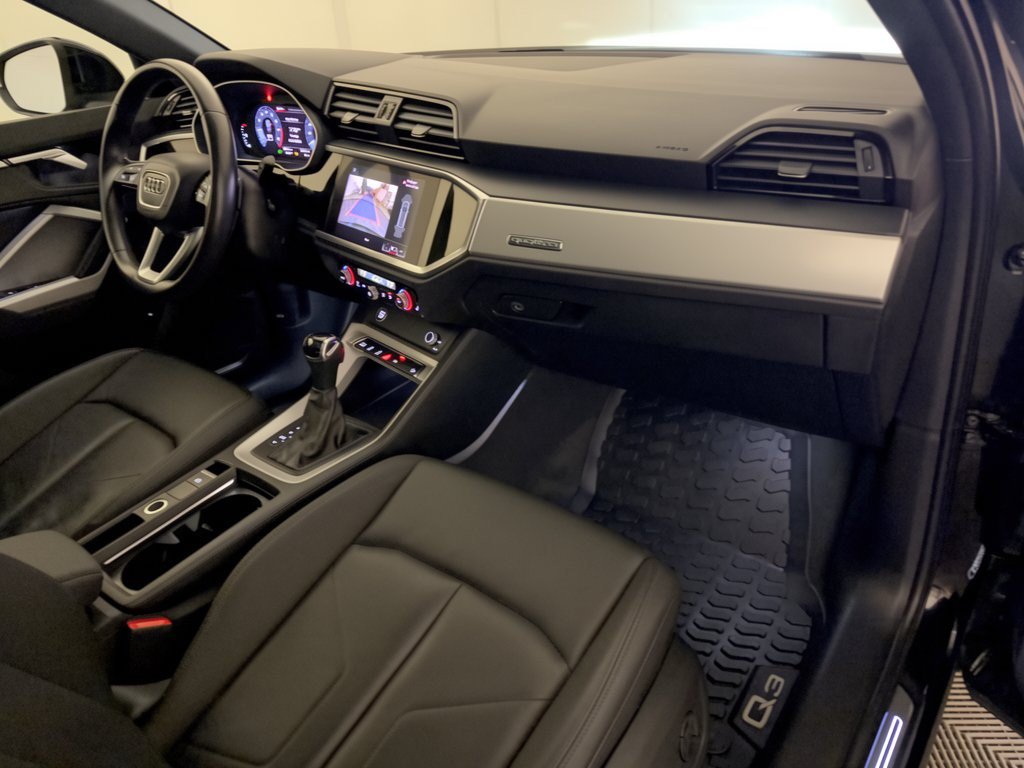 Used 2021 Audi Q3 2.0T Premium w/ Convenience Package AWD/4WD image 31