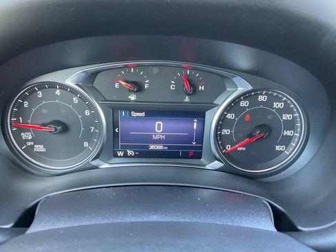 Certified 2023 GMC Terrain SLE w/ Driver Convenience Package AWD/4WD image 9