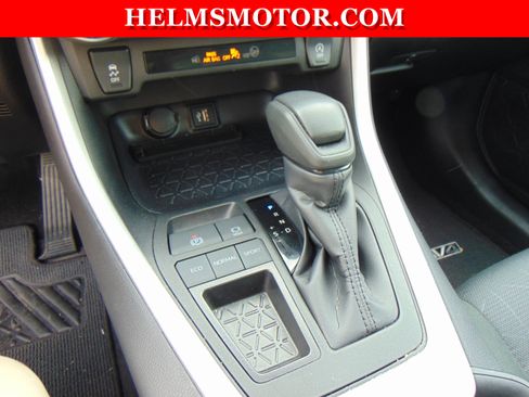 Used 2025 Toyota RAV4 XLE image 17