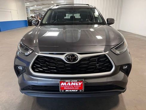 Used 2024 Toyota Highlander XLE AWD/4WD image 8