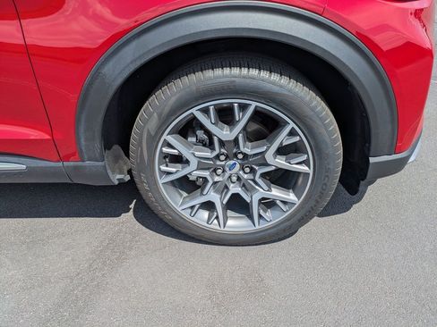 Used 2025 Ford Explorer Platinum w/ Ultimate Package RWD image 11
