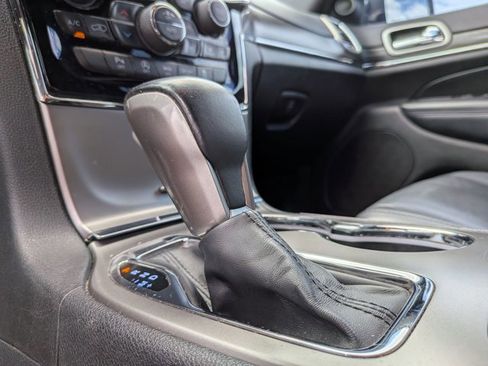 Used 2019 Jeep Grand Cherokee Limited image 14