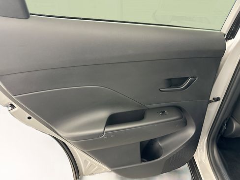 Used 2025 Hyundai Kona SEL image 27