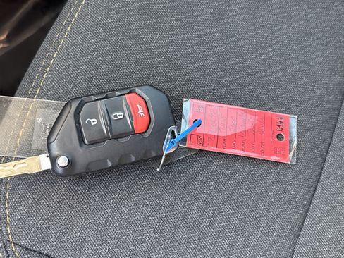 Used 2025 Jeep Wrangler Sport image 37