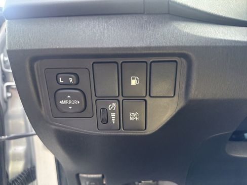 Used 2015 Toyota Prius Plug-In Hybrid image 20