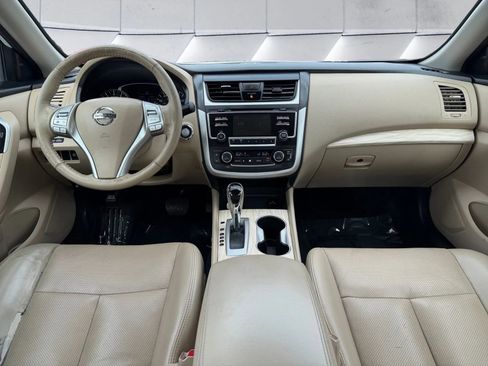 Used 2017 Nissan Altima 2.5 SL w/ Moonroof Package image 12