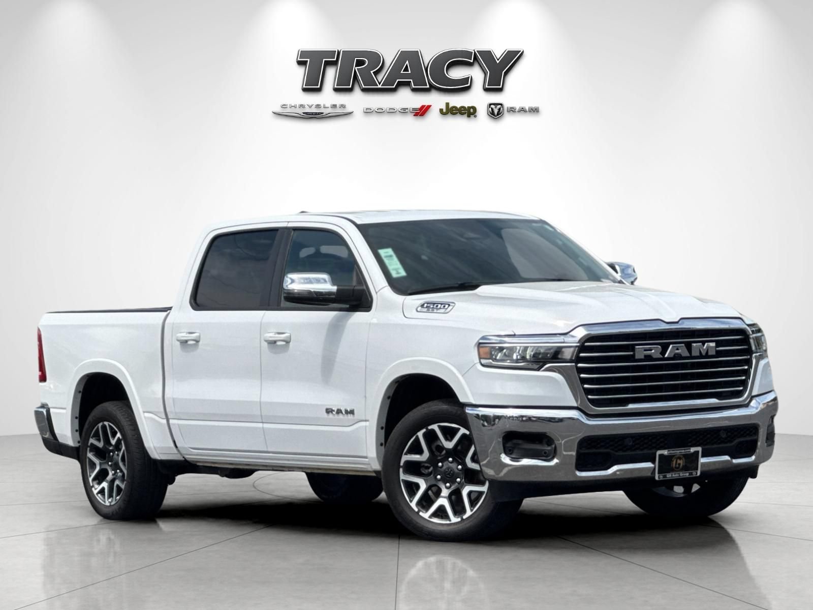 Used 2025 RAM 1500 Laramie AWD/4WD image 2