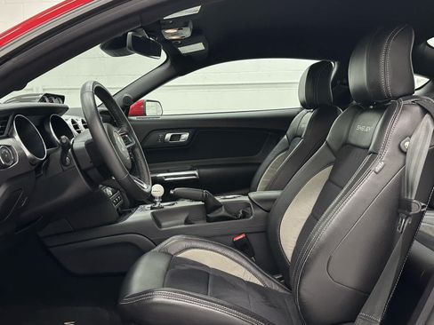 Used 2022 Ford Mustang GT RWD image 11
