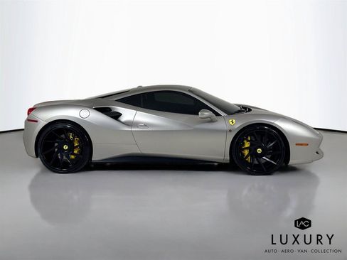 Used 2016 Ferrari 488 GTB RWD image 6