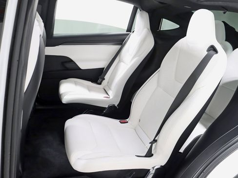 Used 2022 Tesla Model X Plaid image 32