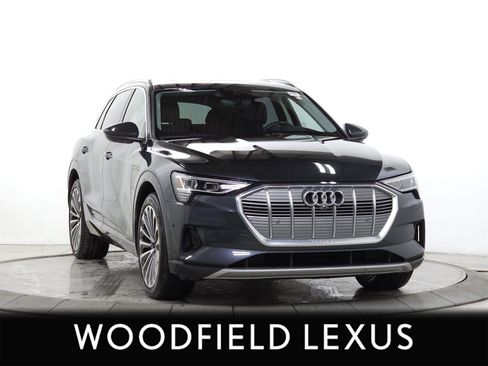 Used 2019 Audi e-tron Prestige w/ Prestige Package image 1