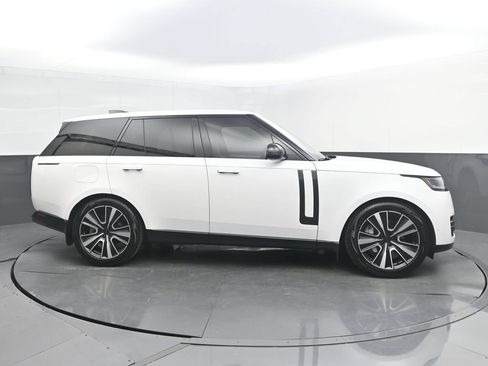 Used 2023 Land Rover Range Rover SE AWD/4WD image 8