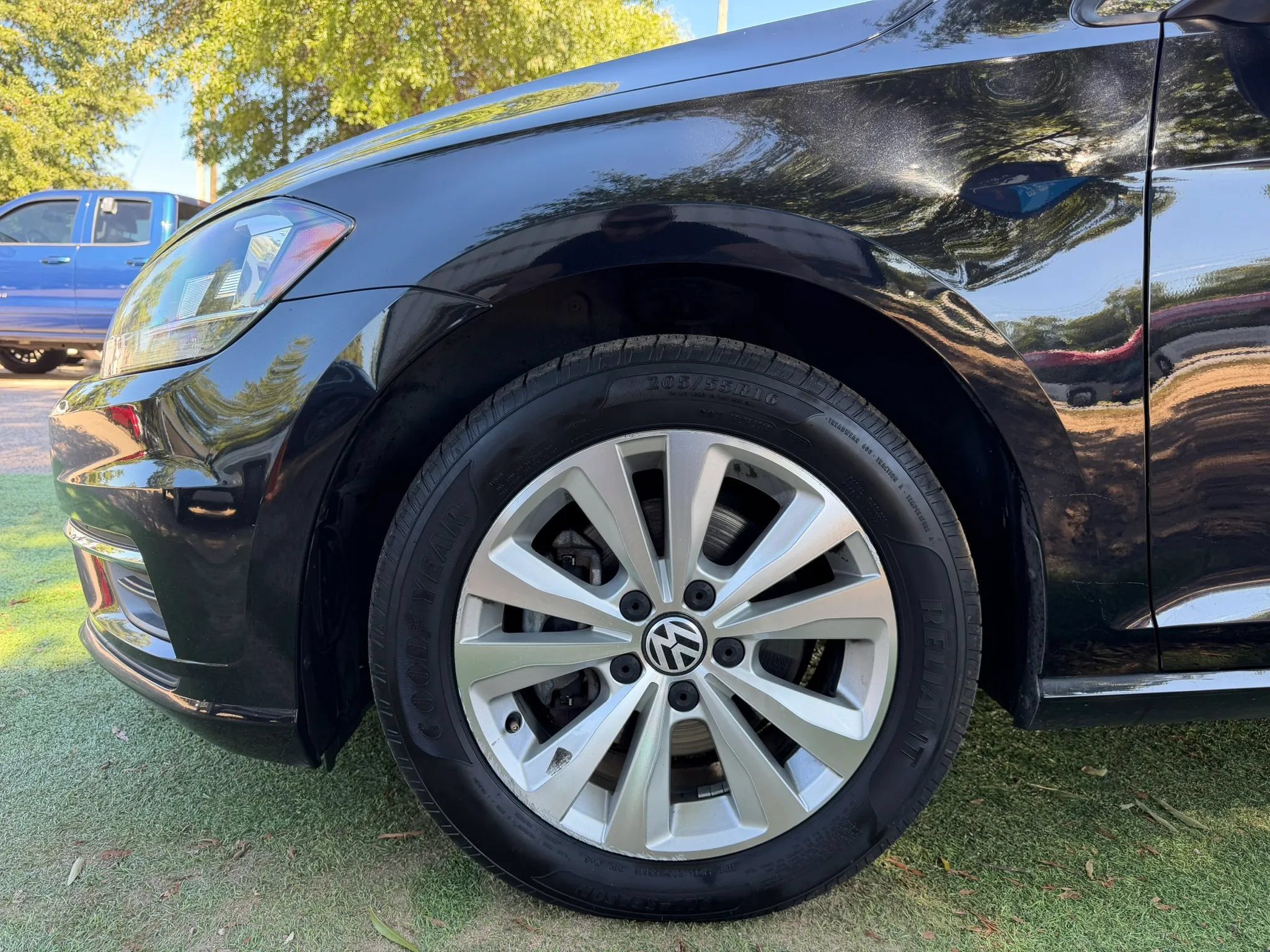 Used 2019 Volkswagen Golf S AWD/4WD image 30