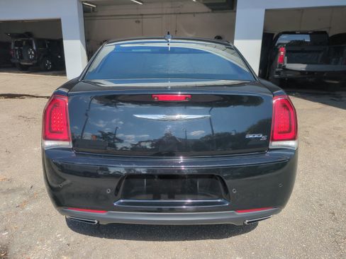 Used 2018 Chrysler 300 S w/ Safetytec Plus Group image 6