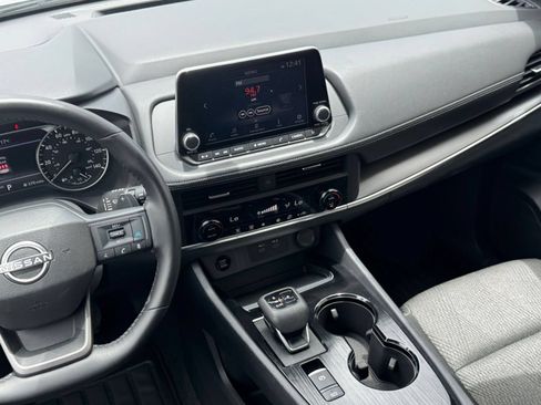 Used 2025 Nissan Rogue SV FWD image 20