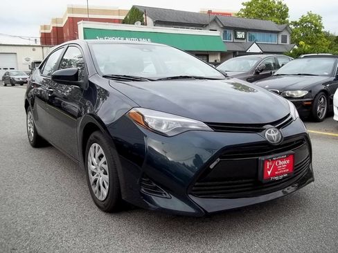 Used 2017 Toyota Corolla LE image 4