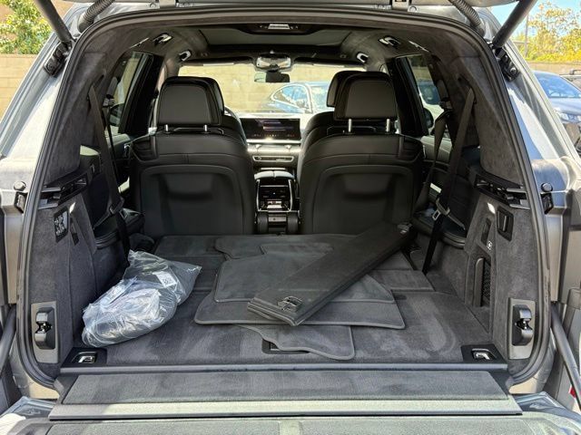Used 2026 BMW X7 xDrive40i w/ M Sport Package AWD/4WD image 16