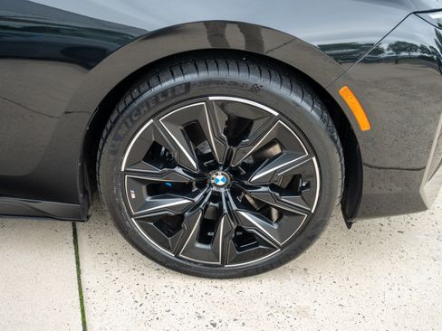 Used 2023 BMW 760i xDrive AWD/4WD image 11