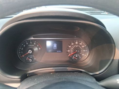 Used 2022 Kia Soul LX w/ Technology Package FWD image 7