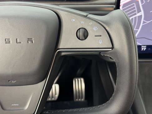 Used 2022 Tesla Model X image 19