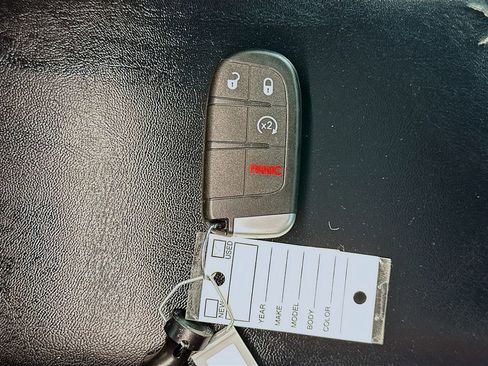 Used 2022 Dodge Charger R/T w/ Blacktop Package image 34