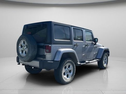 Used 2013 Jeep Wrangler Unlimited Sahara AWD/4WD image 4
