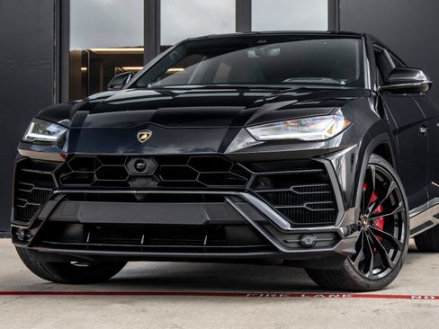 Used 2022 Lamborghini Urus AWD/4WD image 3