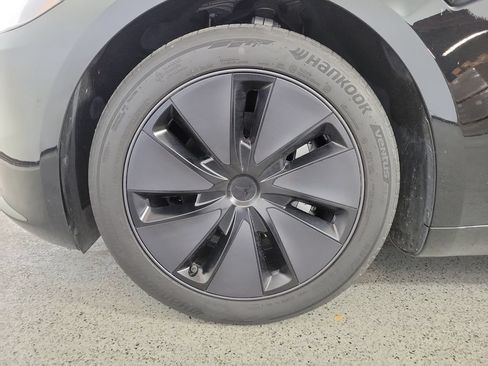 Used 2024 Tesla Model 3 Long Range RWD image 9