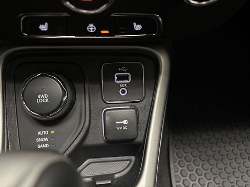 Used 2018 Jeep Compass Latitude w/ Cold Weather Group image 50