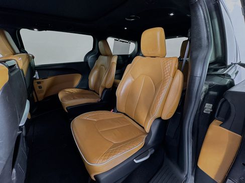 Used 2022 Chrysler Pacifica Pinnacle image 25