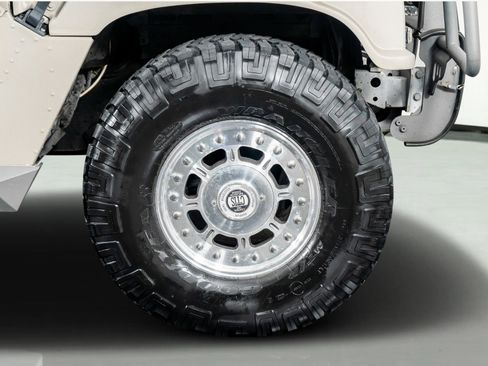 Used 2003 HUMMER H1 4-Door Wagon image 7