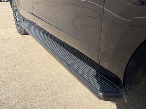 Used 2024 Ford Expedition Max XLT image 10