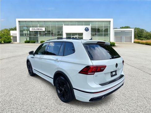 Used 2024 Volkswagen Tiguan SE R-Line AWD/4WD image 3