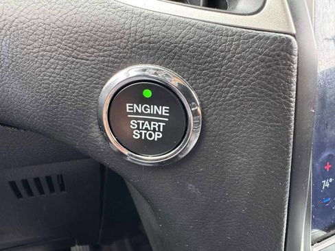 Used 2024 Ford Edge SEL image 29