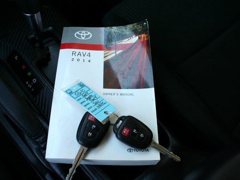 Used 2014 Toyota RAV4 LE image 25