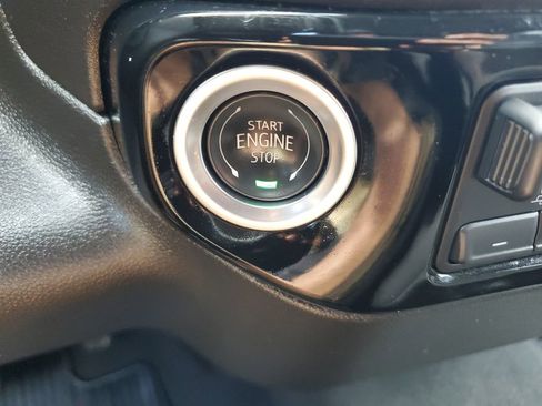 Used 2025 Chevrolet Silverado 2500 LT w/ Convenience Package image 27