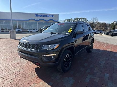Used 2021 Jeep Compass Trailhawk image 1