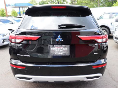 Used 2024 Mitsubishi Outlander FWD image 4