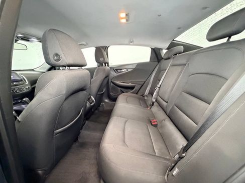 Used 2019 Chevrolet Malibu LT FWD image 4