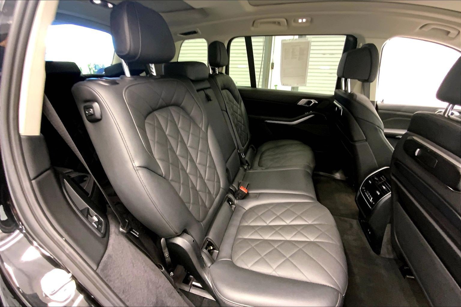 Used 2024 BMW X7 xDrive40i w/ Executive Package AWD/4WD image 23
