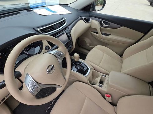 Used 2015 Nissan Rogue SV w/ SV Premium Package image 12