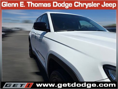 Certified 2023 Jeep Grand Cherokee Limited w/ Luxury Tech Group II image 6